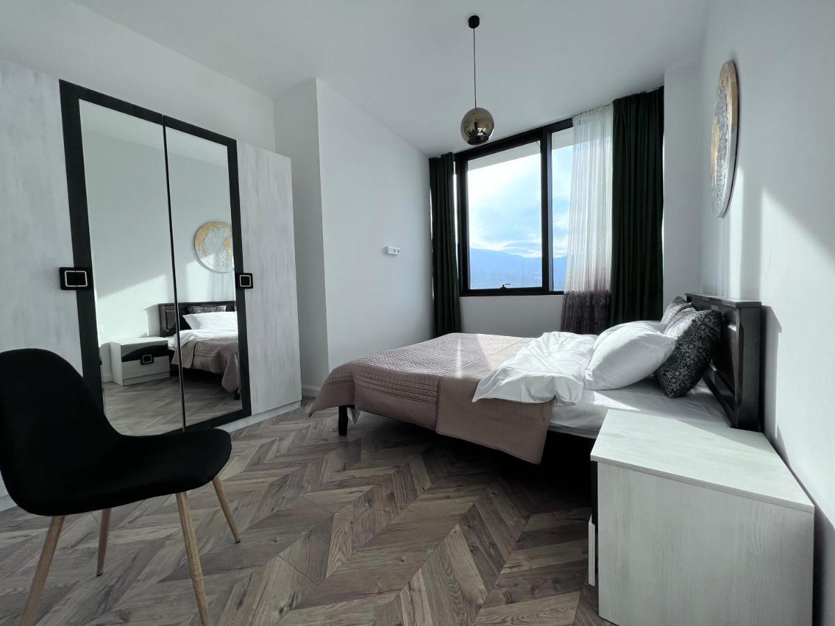 Apartment In Axis Towers, Tbilisi Business Center Екстериор снимка