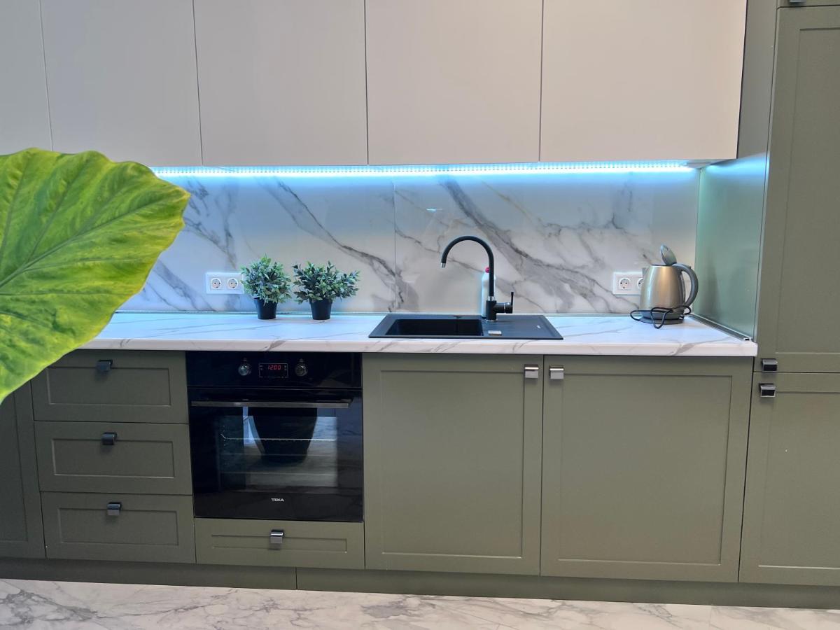 Apartment In Axis Towers, Tbilisi Business Center Екстериор снимка